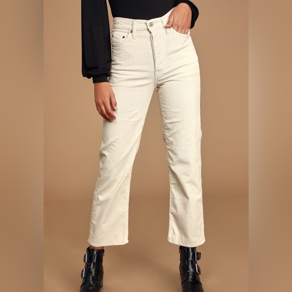 Levi’s Ribcage Corduroy Jean